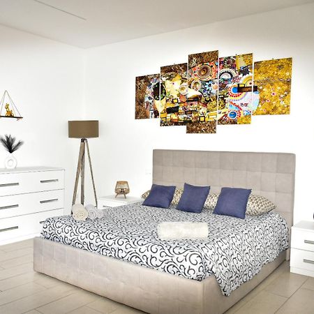 Obsidian -Centro- Wifi + Free Parking Apartment Ravenna Exterior photo